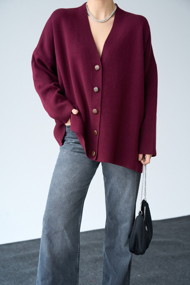 Kadın  V yaka Düğme Detaylı Premium Doku Oversize Hırka Bordo