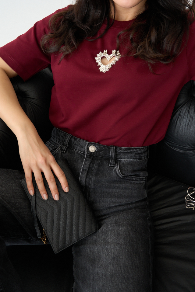 Kadın Bisiklet Yaka Kalp Nakış Detaylı Oversize Tişört Bordo - Standart